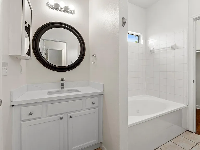 1908 Windy Park Dr — Photo 17