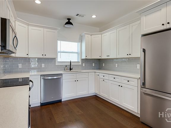 3rd image of 499 Little Oak Street