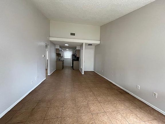 3rd image of 1410 W Braker Ln #B