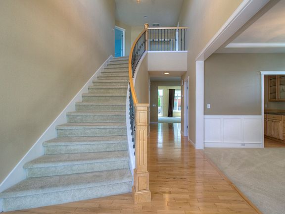 2nd image of 3121 NE Norton Ln