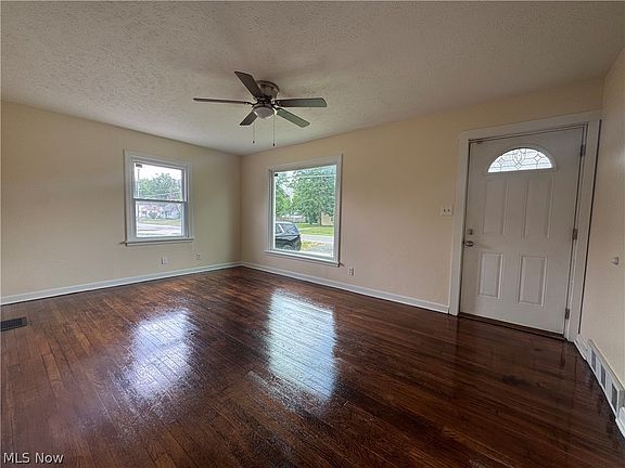 4th image of 1782 West Ave NW
