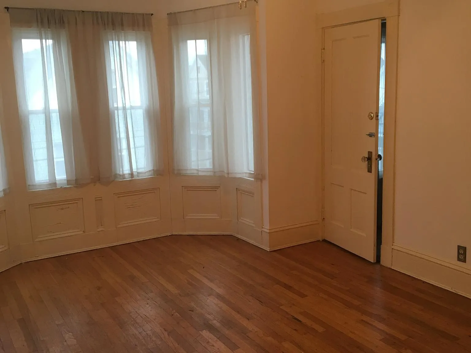 171 Bonney St — Photo 2