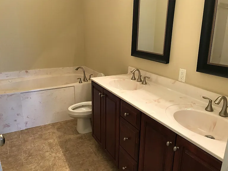 425 E McDonough St #104 — Photo 8