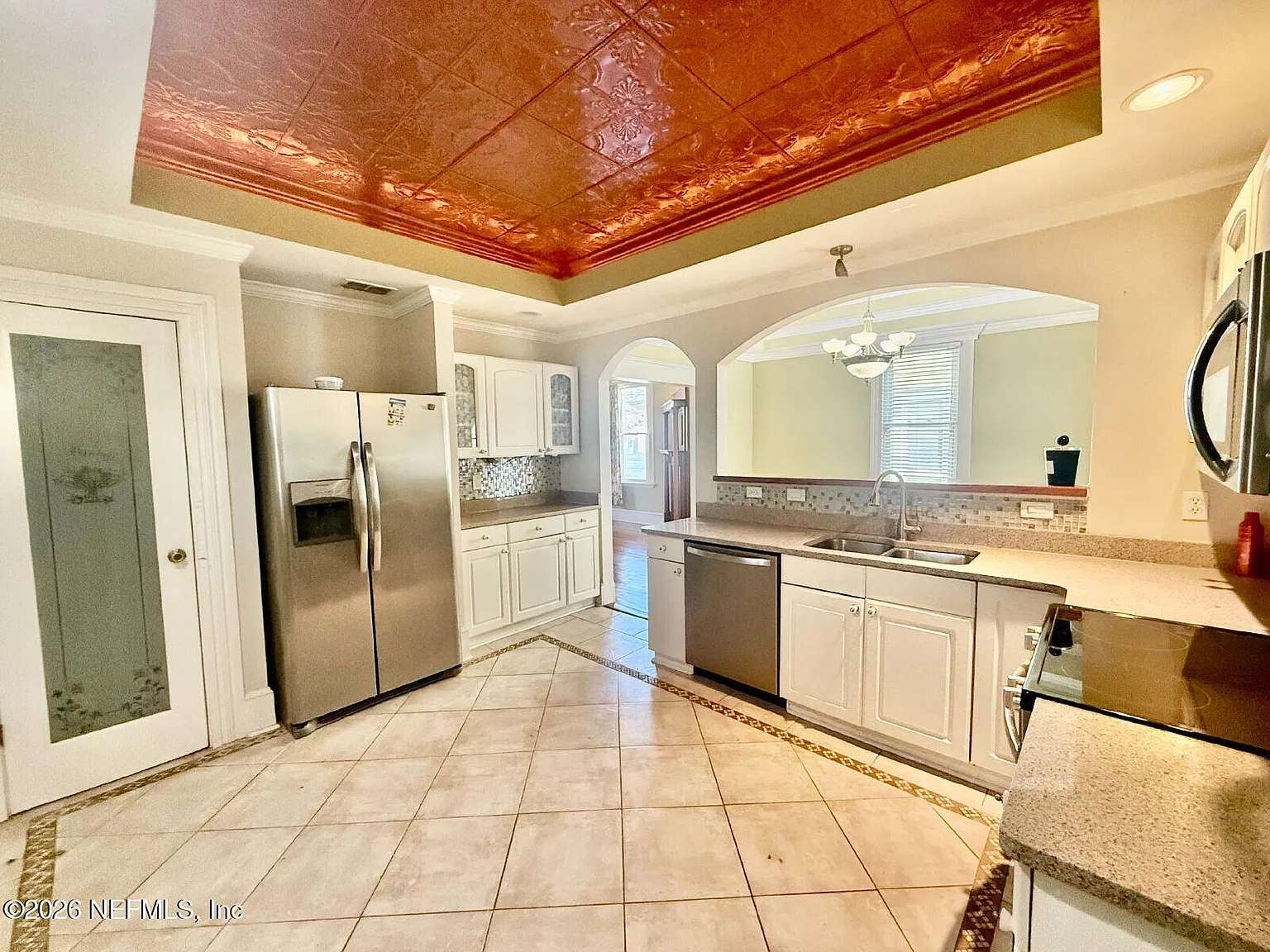 3 bed, 1.5 bath, 1644 sqft, $1,900 — Photo 4
