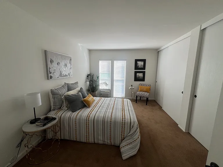 1240 Walker Ave #TOP FLOOR — Photo 7