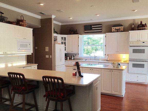 4th image of 27 Catalpa Ct