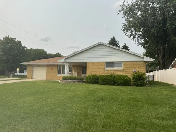 1116 W 2nd St, Spring Valley, IL 61362
