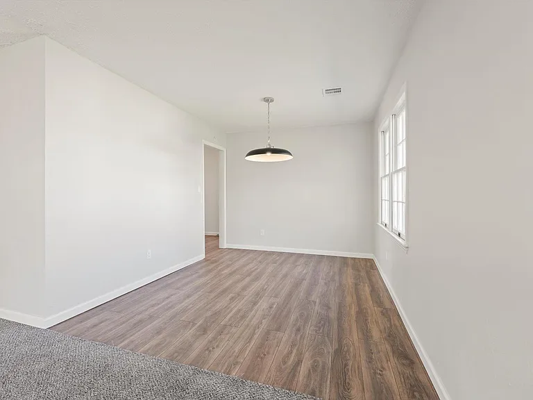 2725 Kent Dr — Photo 13