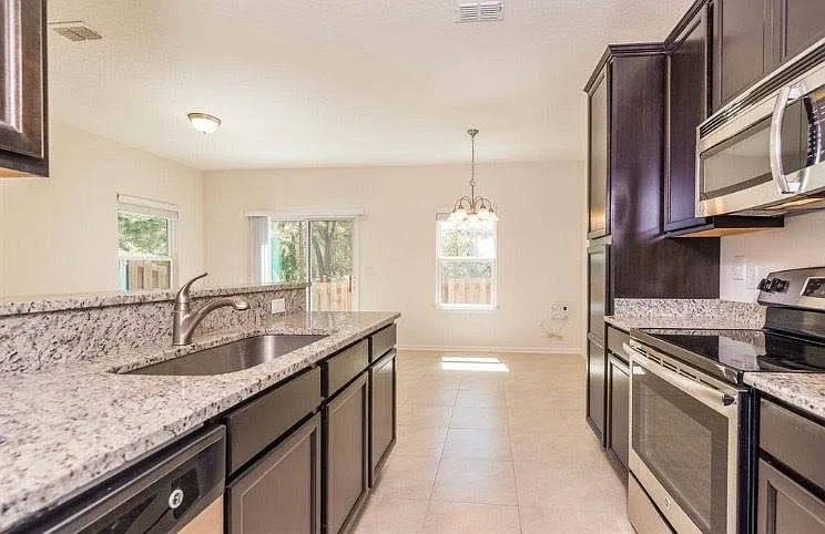 126 Moultrie Village Ln — Photo 10
