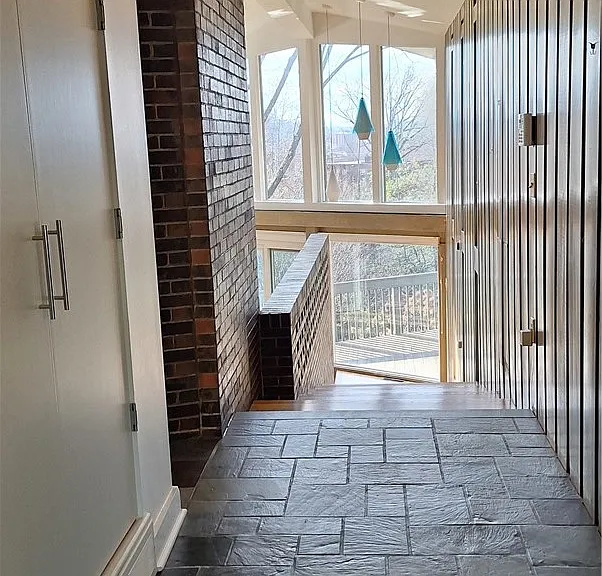 90 E Woodland Rd — Photo 5