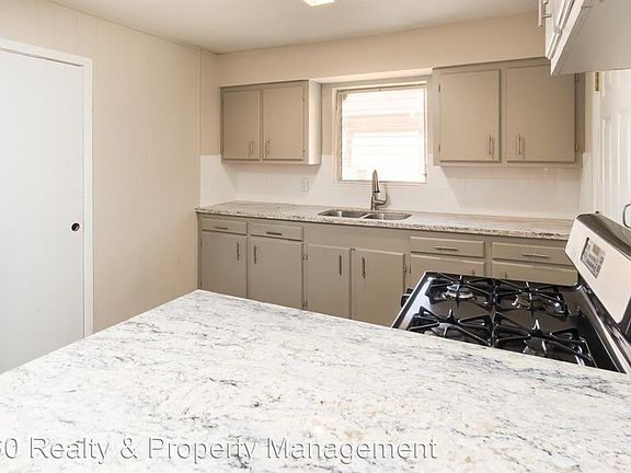 5th image of 526 Vionett Ln