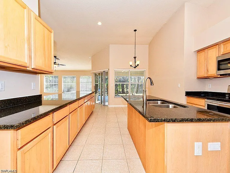 7117 Timberland Cir — Photo 2
