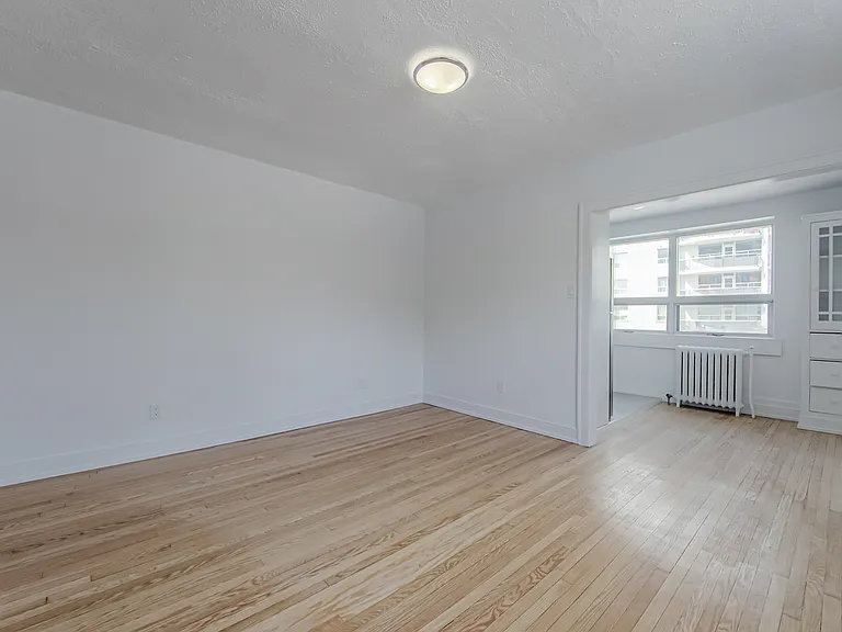 391 Sherbourne St — Photo 10