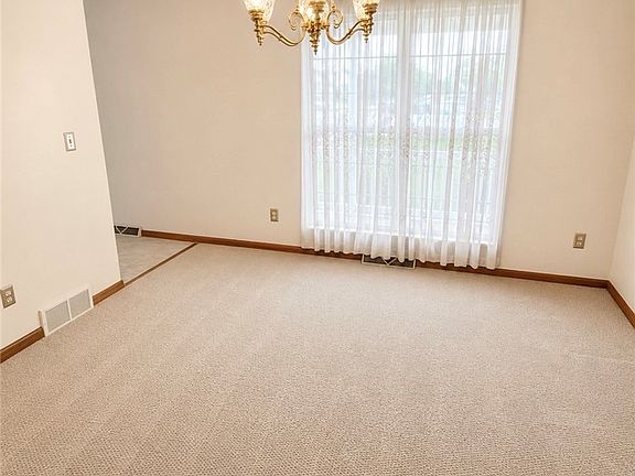4th image of 2189 Woodgate St