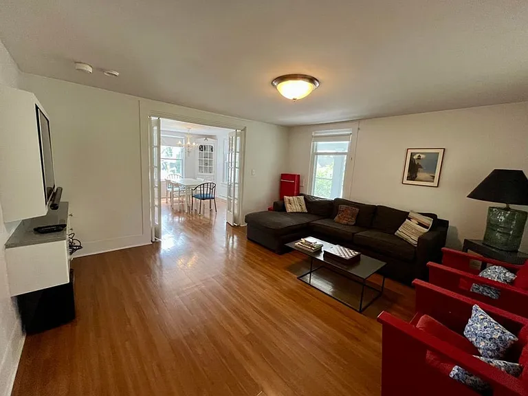 102 N Pier St — Photo 12