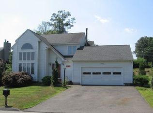 46 Robby Ln, East Haven, CT 06512