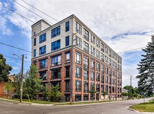 120 Mansion St #105, Kitchener, ON N2H0A1