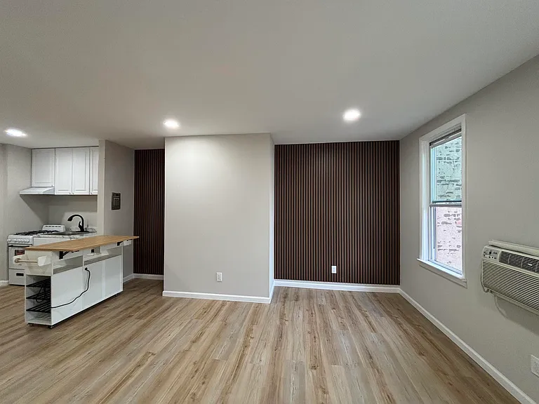 40 Beacon Ave — Photo 17
