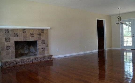 4th image of 7929 Webster Ave