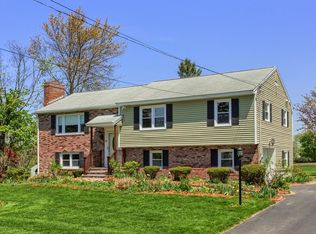 281 Old Marsh Hill Rd, Dracut, MA 01826
