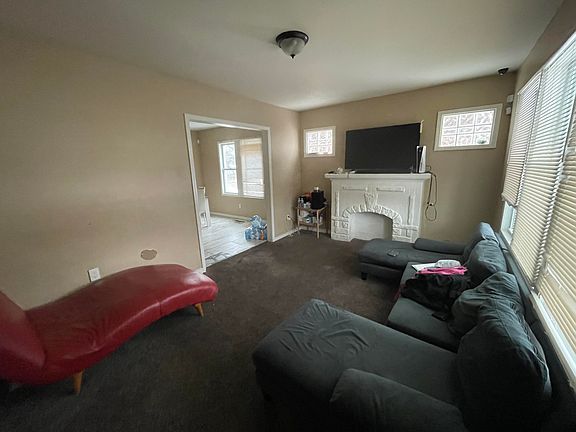 2nd image of 14815 Stansbury St