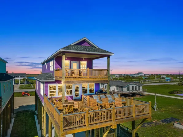 994 Jean Ave, Gilchrist, TX 77617