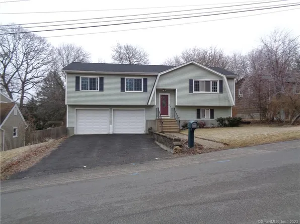 126 Redcoat Road, Waterbury, CT 06704