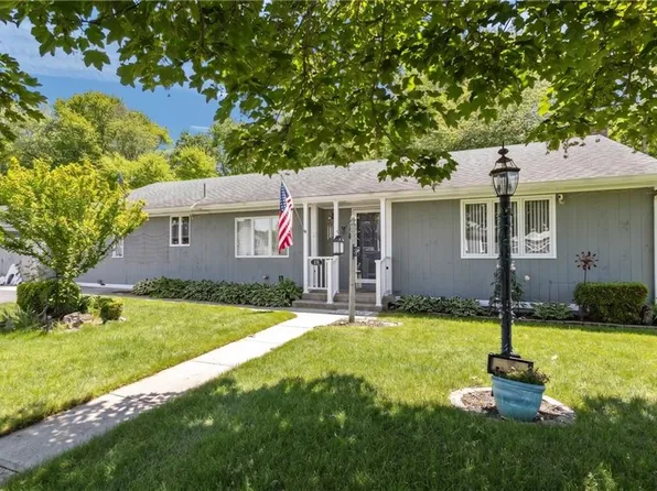 15 Hanley Ln, Warren, RI 02885