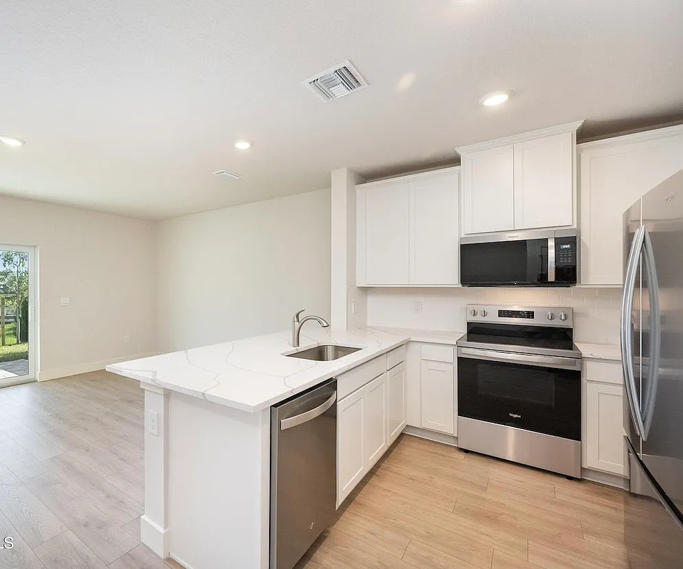 3 bed, 2.5 bath, 1463 sqft, $2,199 — Photo 1