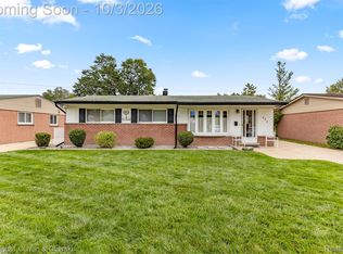 627 Darwin St, Westland, MI 48186