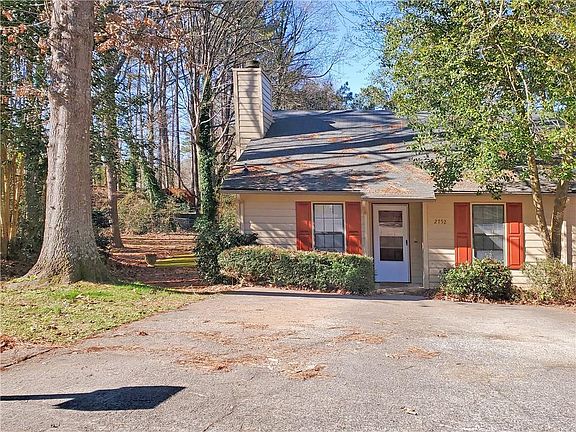 4th image of 2752 Northwood Ct SW