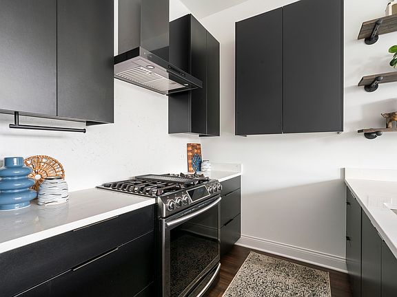 5th image of 2646 W Augusta Blvd #3