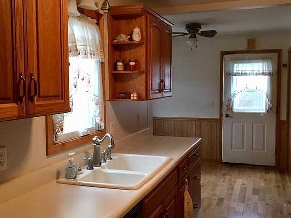 3rd image of 3137 Waalkes St