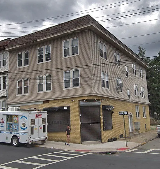 158 Maple Ave #B