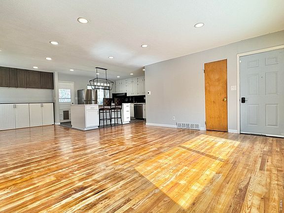 5th image of 4395 Leprechaun Ln