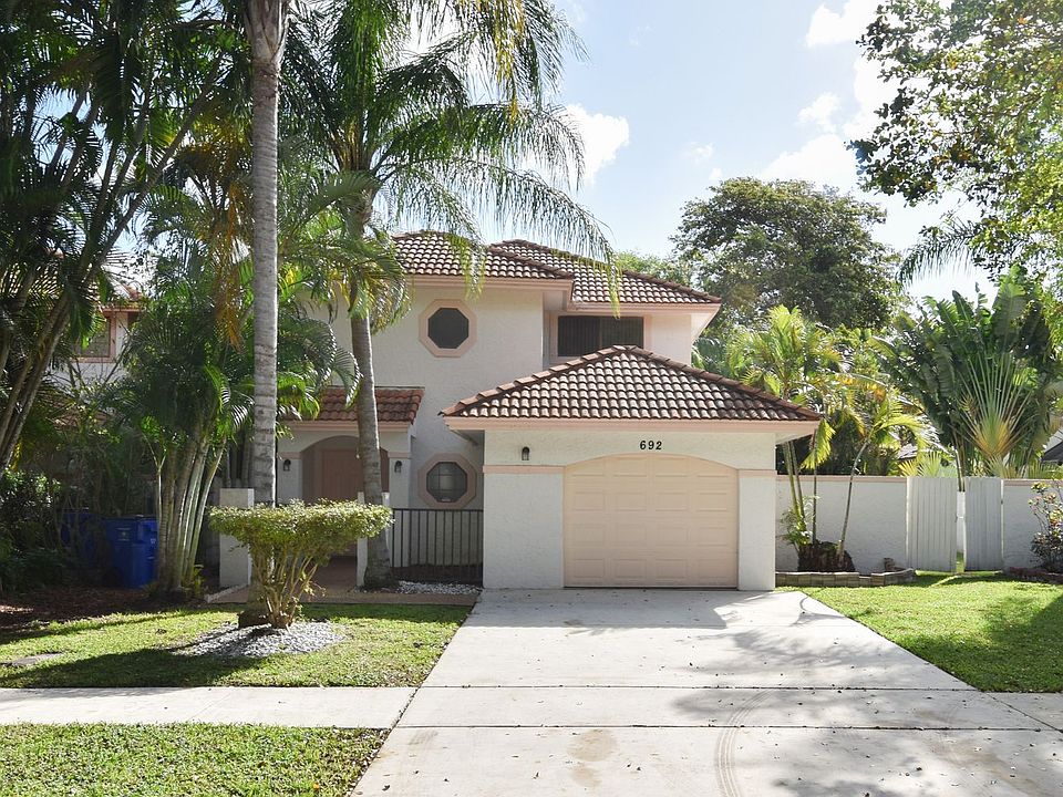 1st image of 692 NW 38th Ter