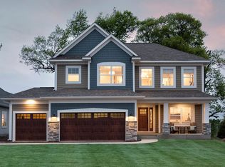 13582 Crownline Dr NE, Prior Lake, MN 55372