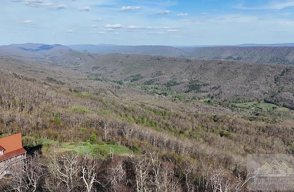 1st image of 300 Overlook Ln