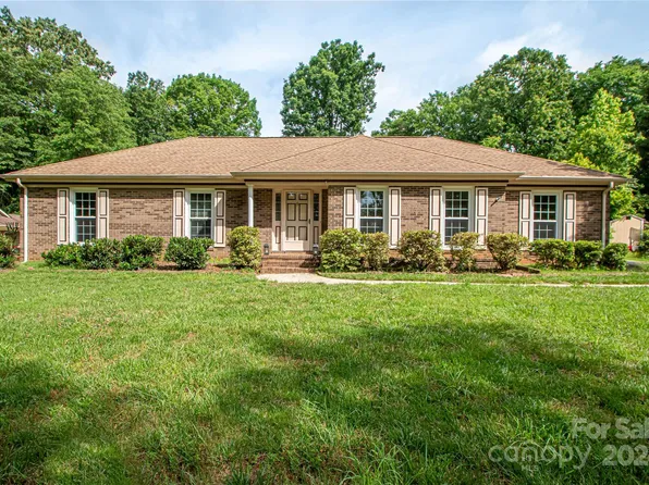 12012 Shandon Cir, Charlotte, NC 28226