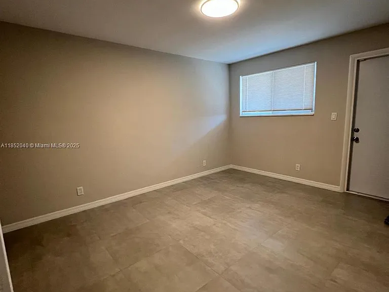 2175 NE 56th St — Photo 7