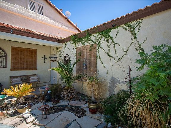 4th image of 4040 S Dixon Drive