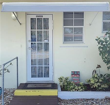 5th image of 2300 SE 4th Ave