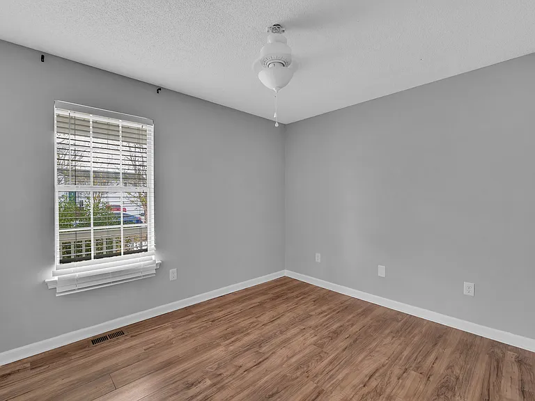 Farm Lake Dr SW — Photo 7