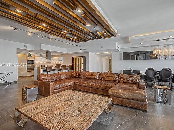 4th image of 17111 Biscayne Blvd #1405/07