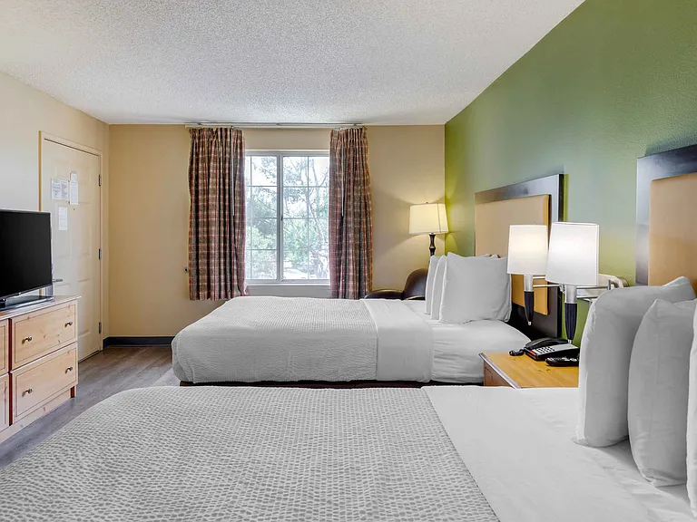 Studio Suite - 2 Full Beds