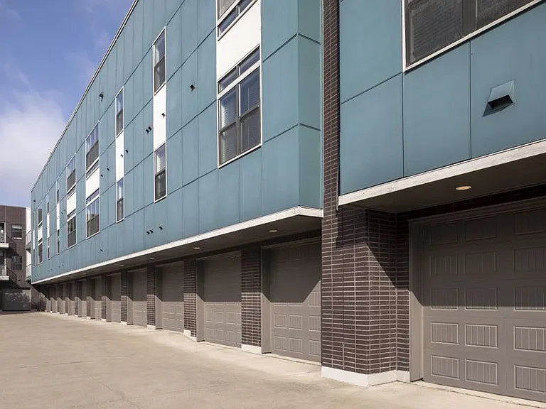 Camden Henderson — Photo 20