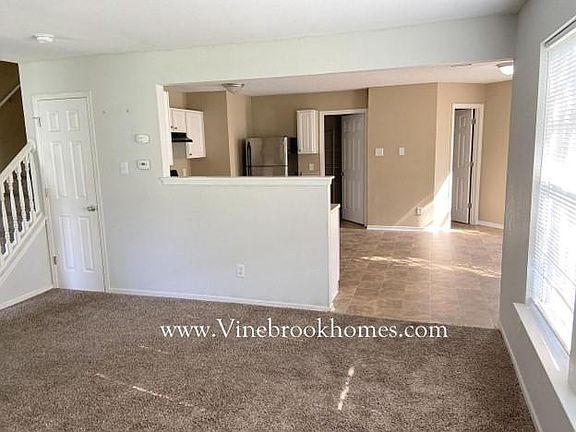 4th image of 833 Indigo Dr