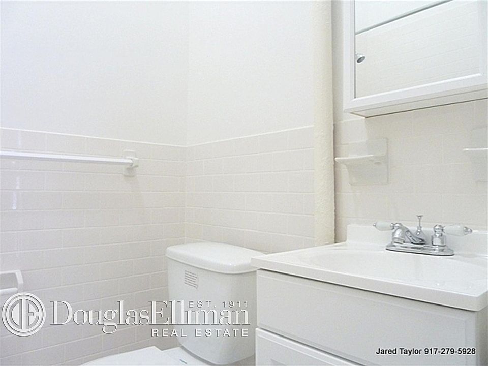 2nd image of 215 W 13th St APT 1B
