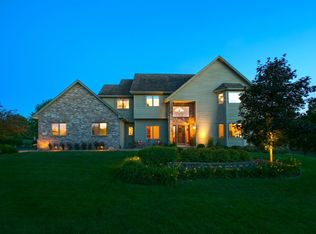 1534 Skyline Ct, Eagan, MN 55121