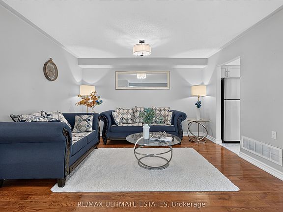 5th image of 587 Caboto Trl